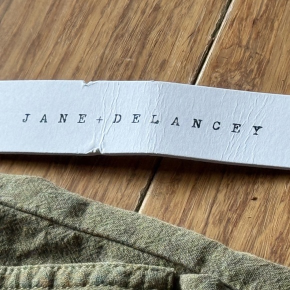 NWT Jane and Delancey Olive Green  Shorts - Picture 3 of 4